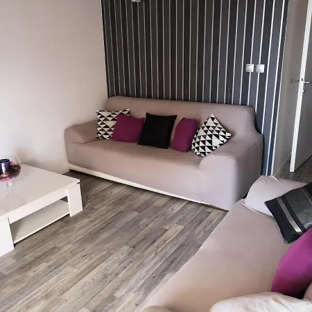 Lorena דירה שיבניק